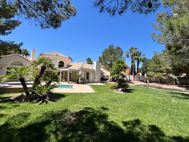 Building Photo - 10 Oaks Guard gated community