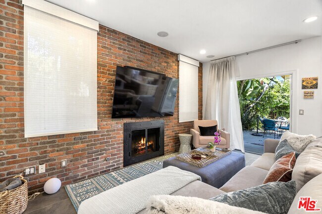 Building Photo - 4544 Tobias Ave