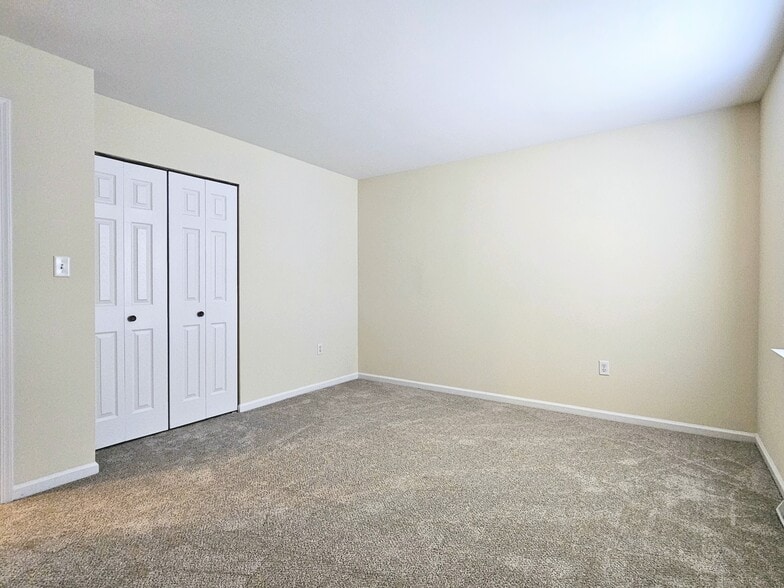 Building Photo - 40 Sandstone Ct