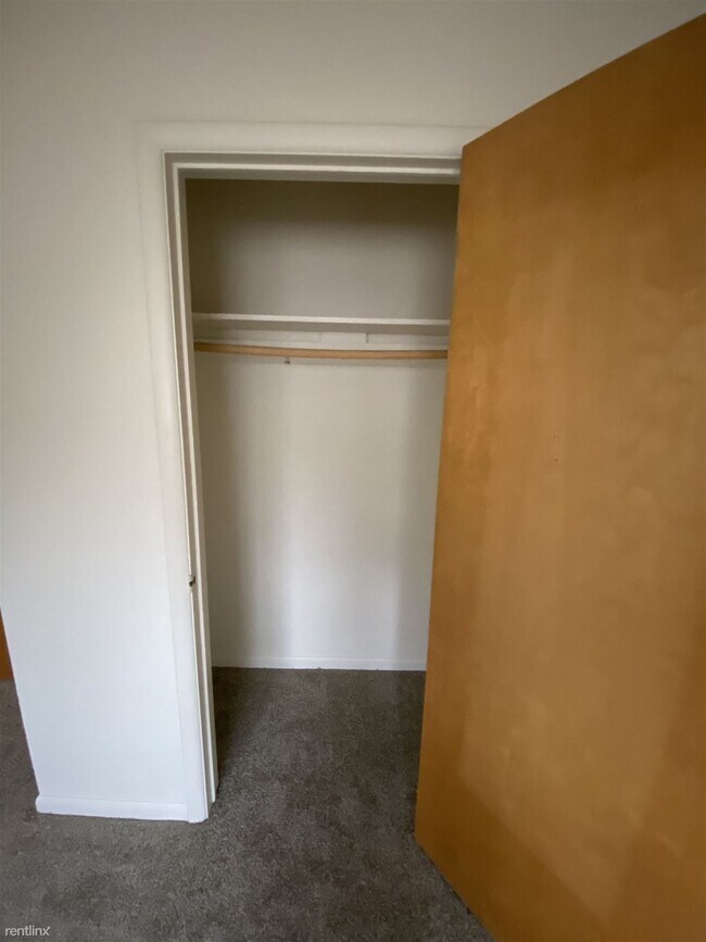 Building Photo - 17161 Denver St