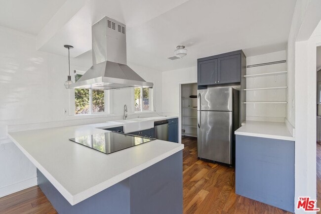 Building Photo - 1242 N Commonwealth Ave