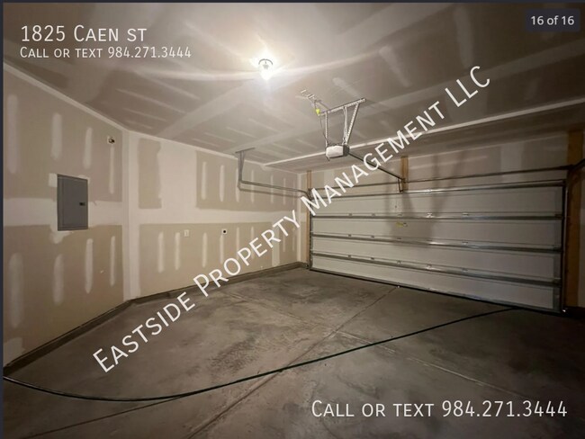 Building Photo - 1825 Caen St