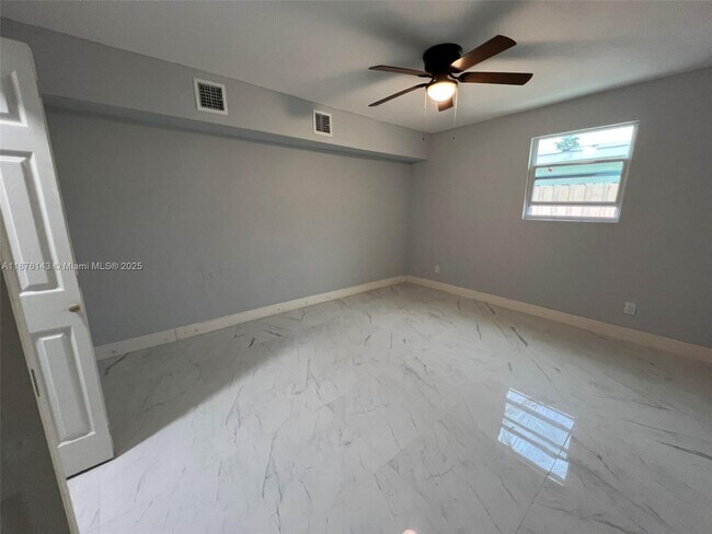 Building Photo - 6980 SW 26th St
