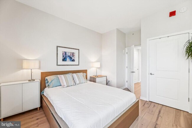 Building Photo - 475 K St NW