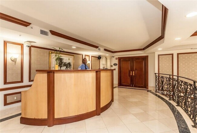 Building Photo - 16900 N Bay Rd