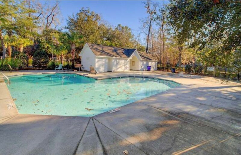 Building Photo - 7933 Shadow Oak Dr