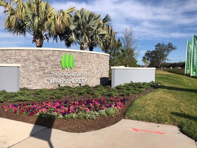 Building Photo - 3/2 house no carpet located in Sun City Center