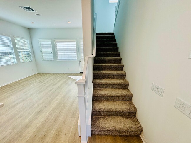 Building Photo - 27366 Hyland Ct