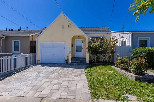 Building Photo - 3 Bed / 2 Bath San Bruno charmer is ready ...