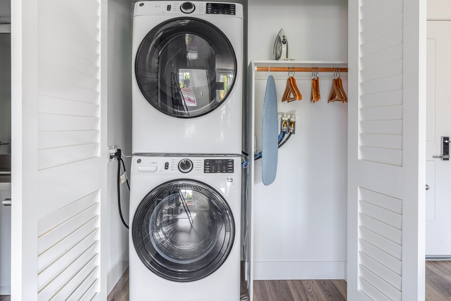 Building Photo - 85 Cleaveland Rd