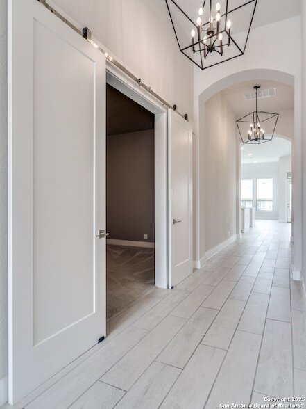 Building Photo - 122 Wildrose Hill Dr