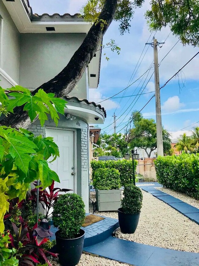 Building Photo - 535 NE 68th St