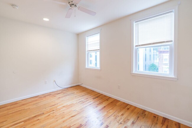 Building Photo - 330 N Preston St