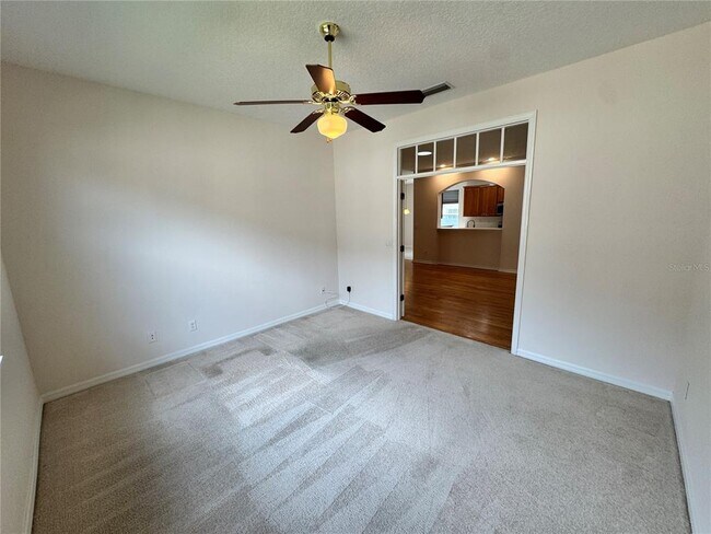 Building Photo - 20634 Queen Alexandra Dr