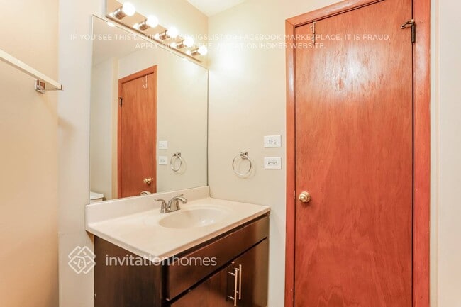 Building Photo - 10024 Mulberry Ave