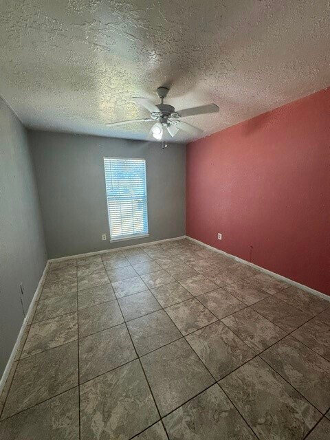 Building Photo - 11031 Silkwood Dr