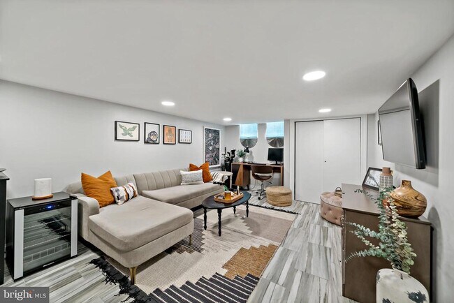 Building Photo - 1225 Tree St