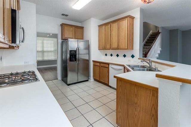 Building Photo - 9401 Meyers Canyon Dr