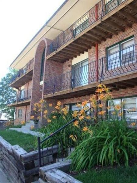 Building Photo - Century House Apts.