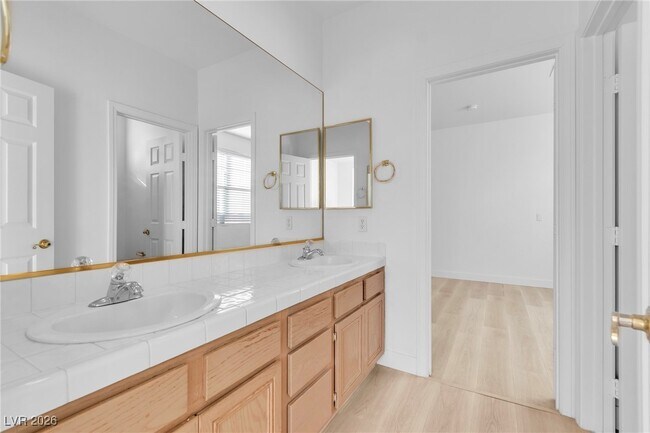 Building Photo - 3986 Windansea St