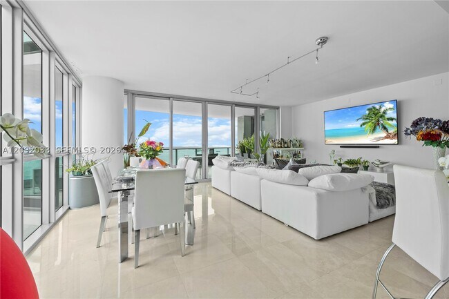 Building Photo - 1331 Brickell Bay Dr