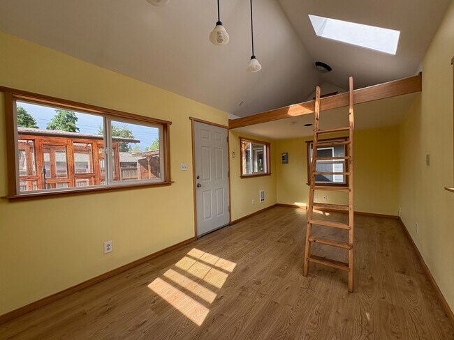 Building Photo - 3230 Onyx St