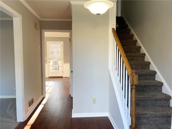 Building Photo - 105 Floss Flower Ct