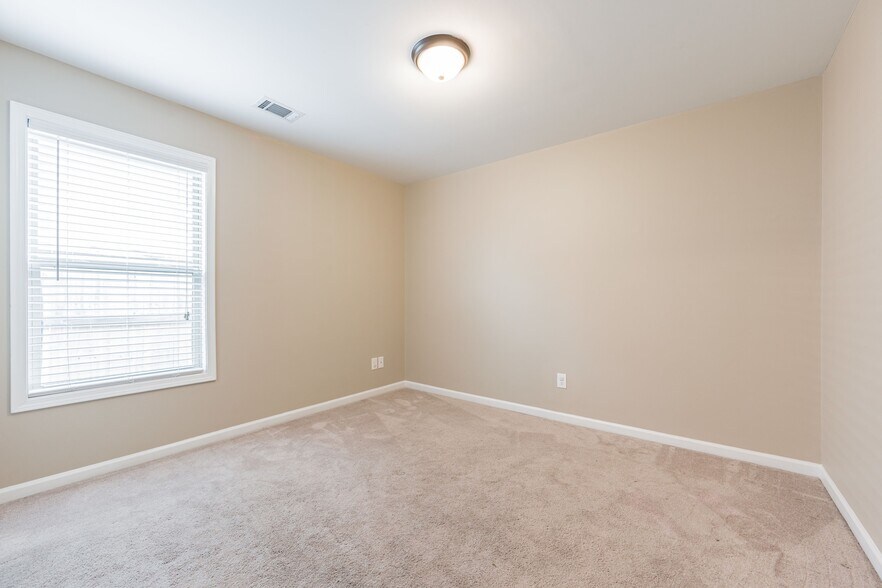 Building Photo - 6208 Mimosa Gardens Dr