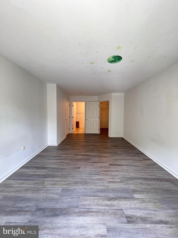 Building Photo - 10 Jolie Ct