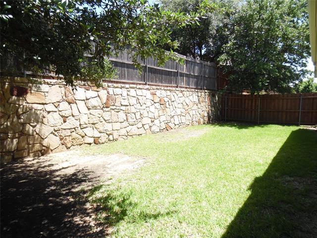 Building Photo - 8572 Davis Dr