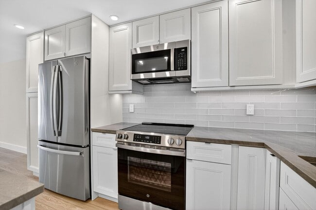 Building Photo - 769 Jeffery St