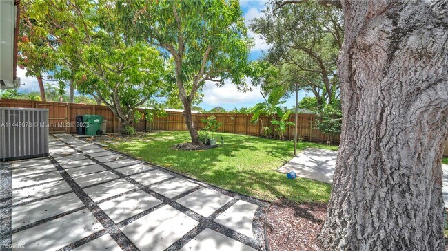 Building Photo - 4 br, 2 bath House - 10451 SW 116th St