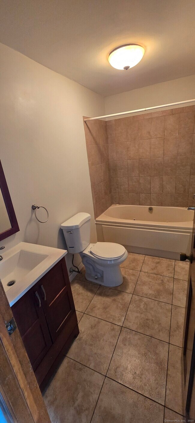 Building Photo - 106 Wakelee Rd