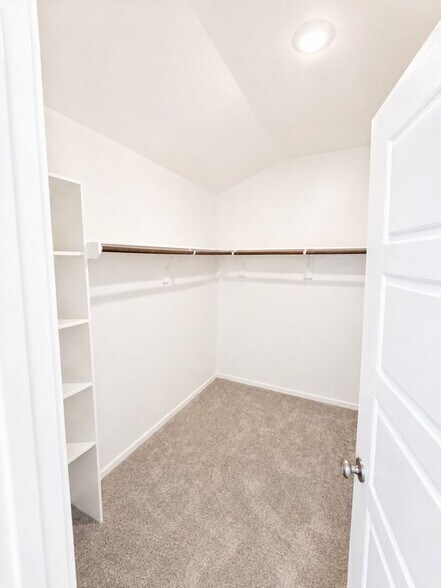 Building Photo - 8210 Blackwell Cv Dr