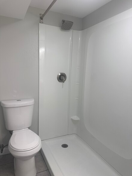 Building Photo - 51 Cove View Ln