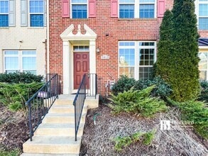 Building Photo - 3815 Hansberry Ct NE