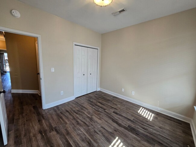 Building Photo - 3 Bed / 2 Bath Hampton Cove/ Owens Cross R...