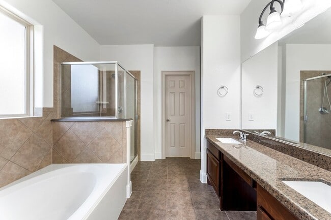 Building Photo - 87 Sagamore Ridge Pl