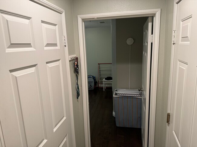 Building Photo - 1278 Flint Dr