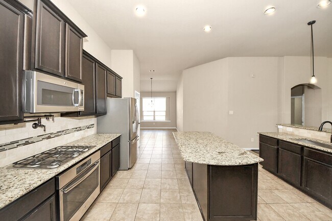 Building Photo - 7610 Willow School Dr