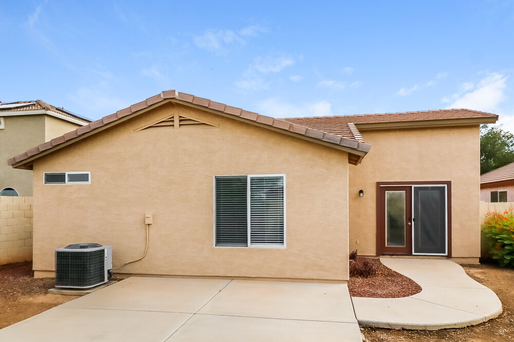 Building Photo - 1615 E Ash Ave