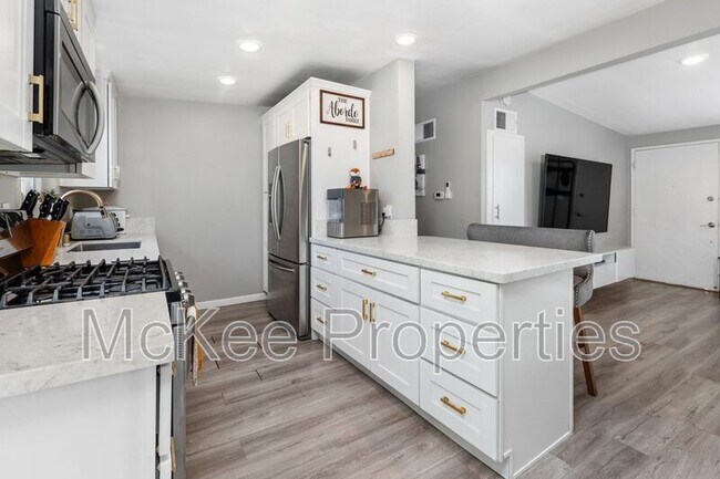 Building Photo - 1212 Oneonta Ave