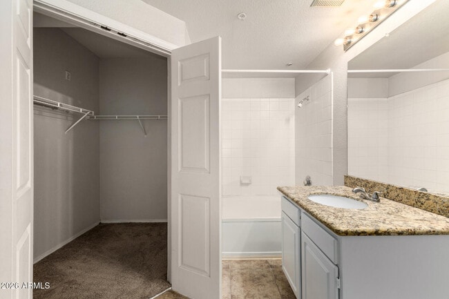 Building Photo - 5401 E Van Buren St