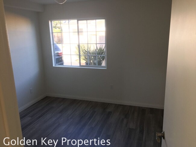 Building Photo - 2-Bedroom + 2-car garage + ALL UTILITIES PAID