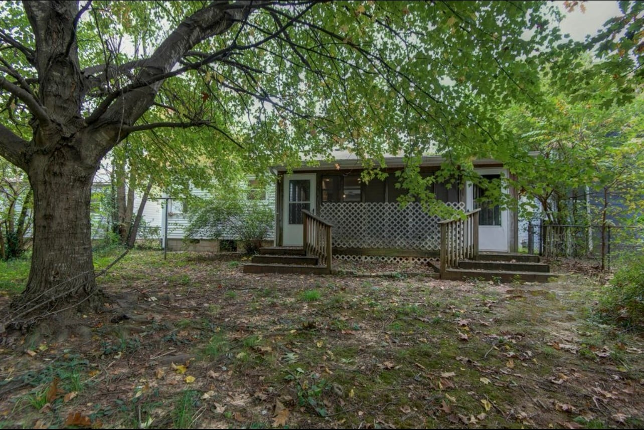 Building Photo - 740 S Warren Ave