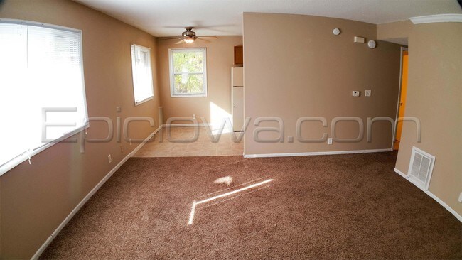 Building Photo - 1209 O Ave Pl NE