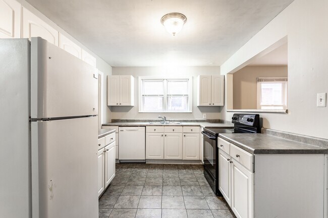 Building Photo - 6147 Broadway St