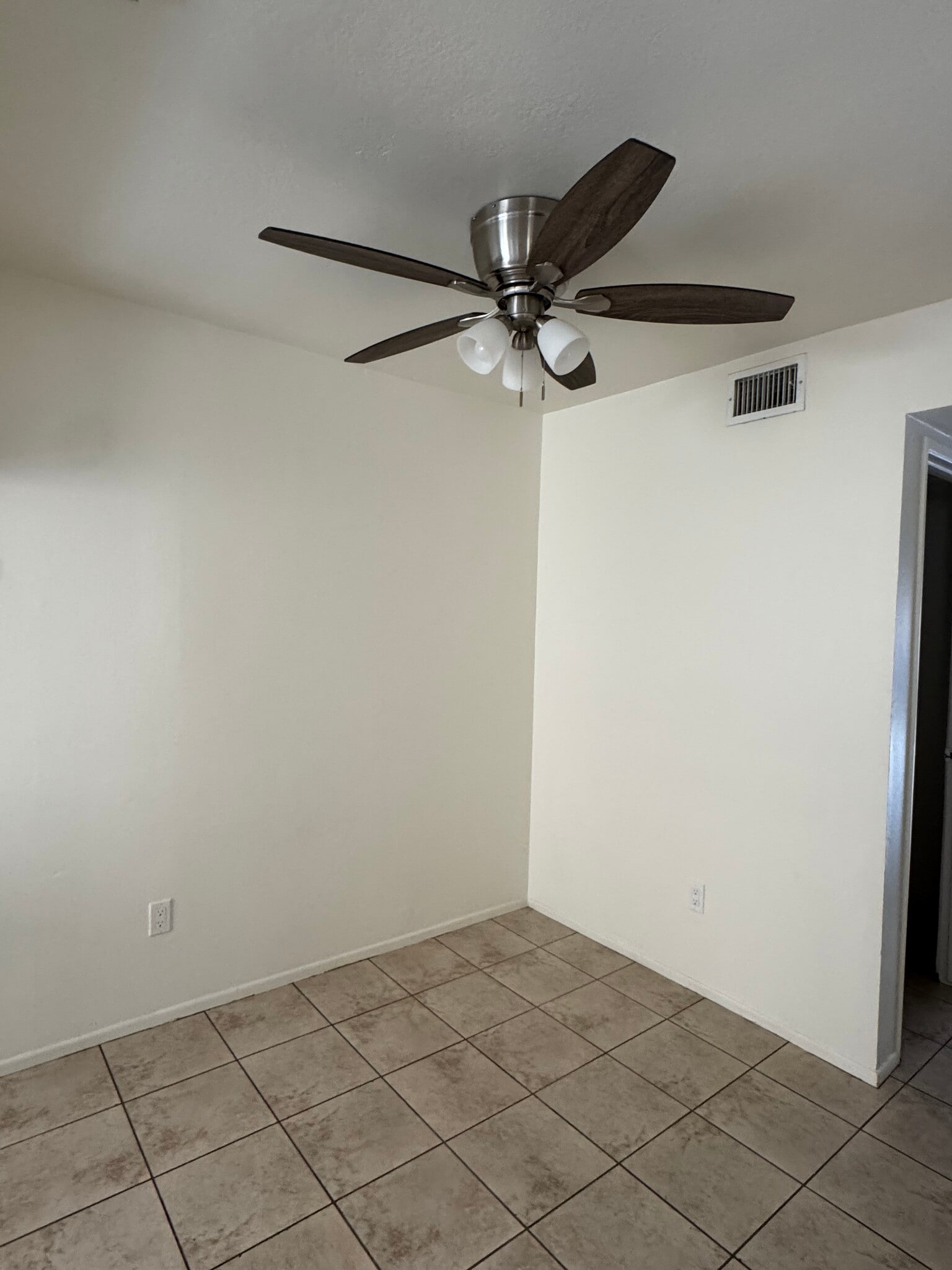 Dining Area - 4048 Maxson Rd