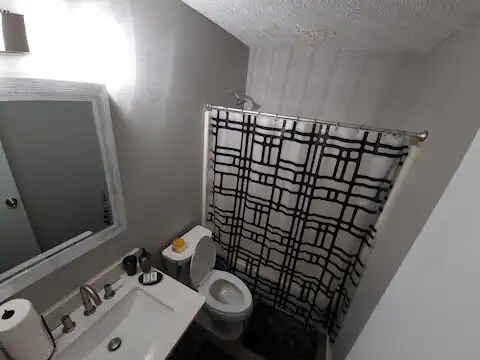 Building Photo - 140 Penn Station