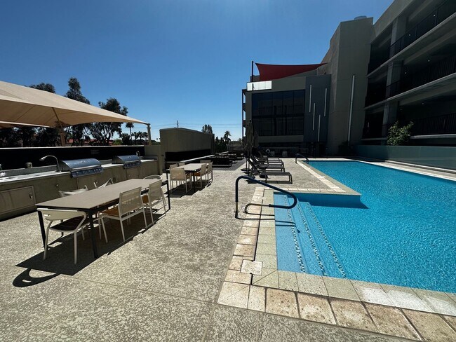 Building Photo - Contour on Campbell 1 bed 1.5 bath condo